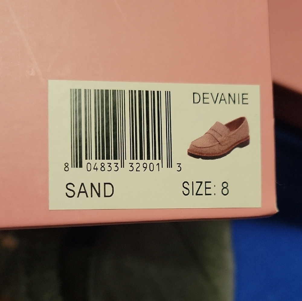 NWT/NIB Women's Tan Loafers - Picture 6 of 6